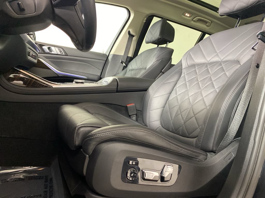 Used 2023 BMW X7 xDrive40i w/ Premium Package AWD/4WD image 21