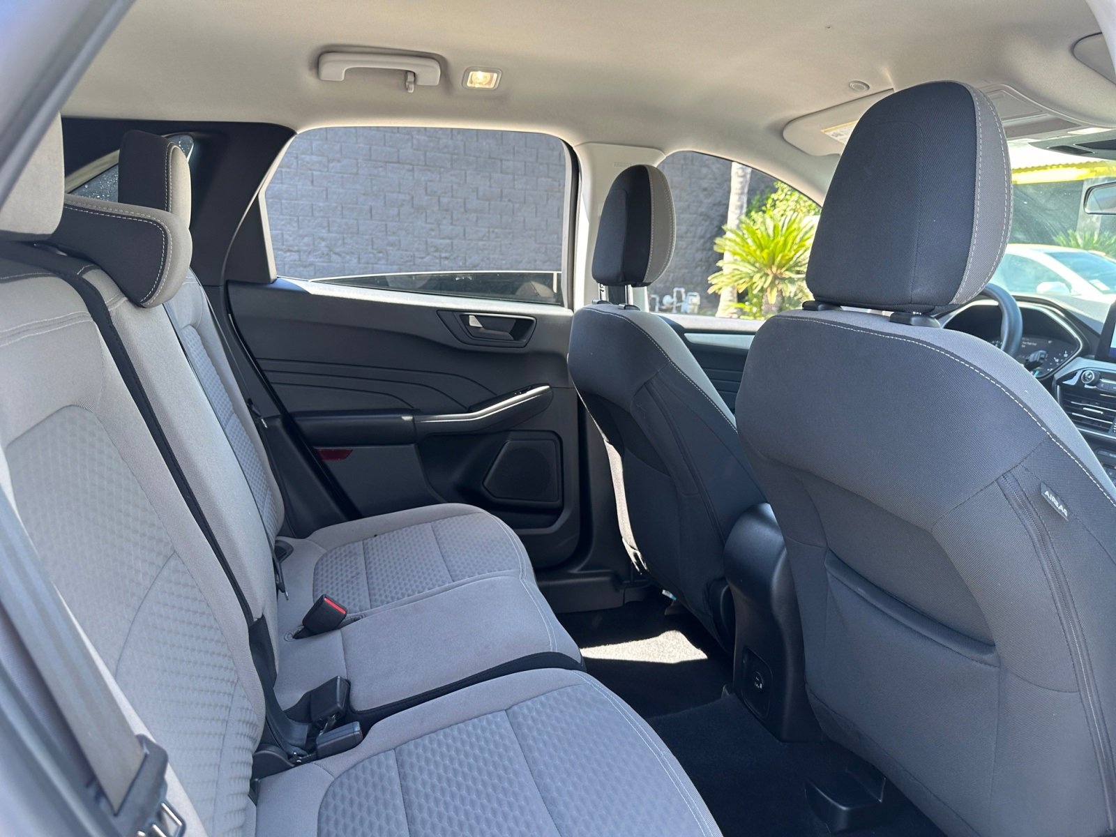 Used 2022 Ford Escape SE image 17