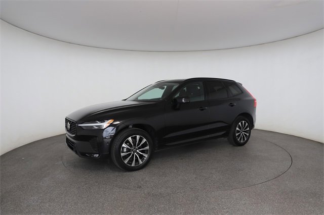 Used 2023 Volvo XC60 B5 Plus image 4