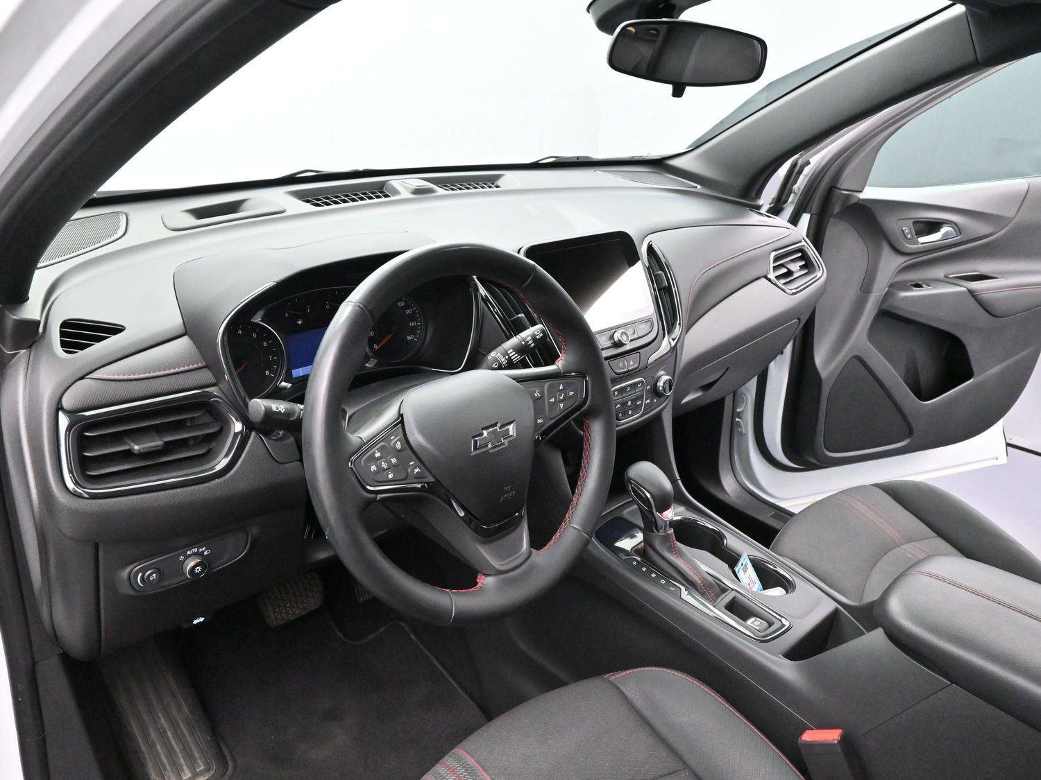 Used 2023 Chevrolet Equinox RS image 16