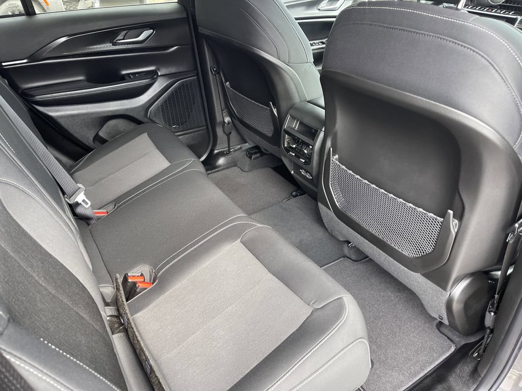 New 2026 Jeep Grand Cherokee Laredo AWD/4WD image 15
