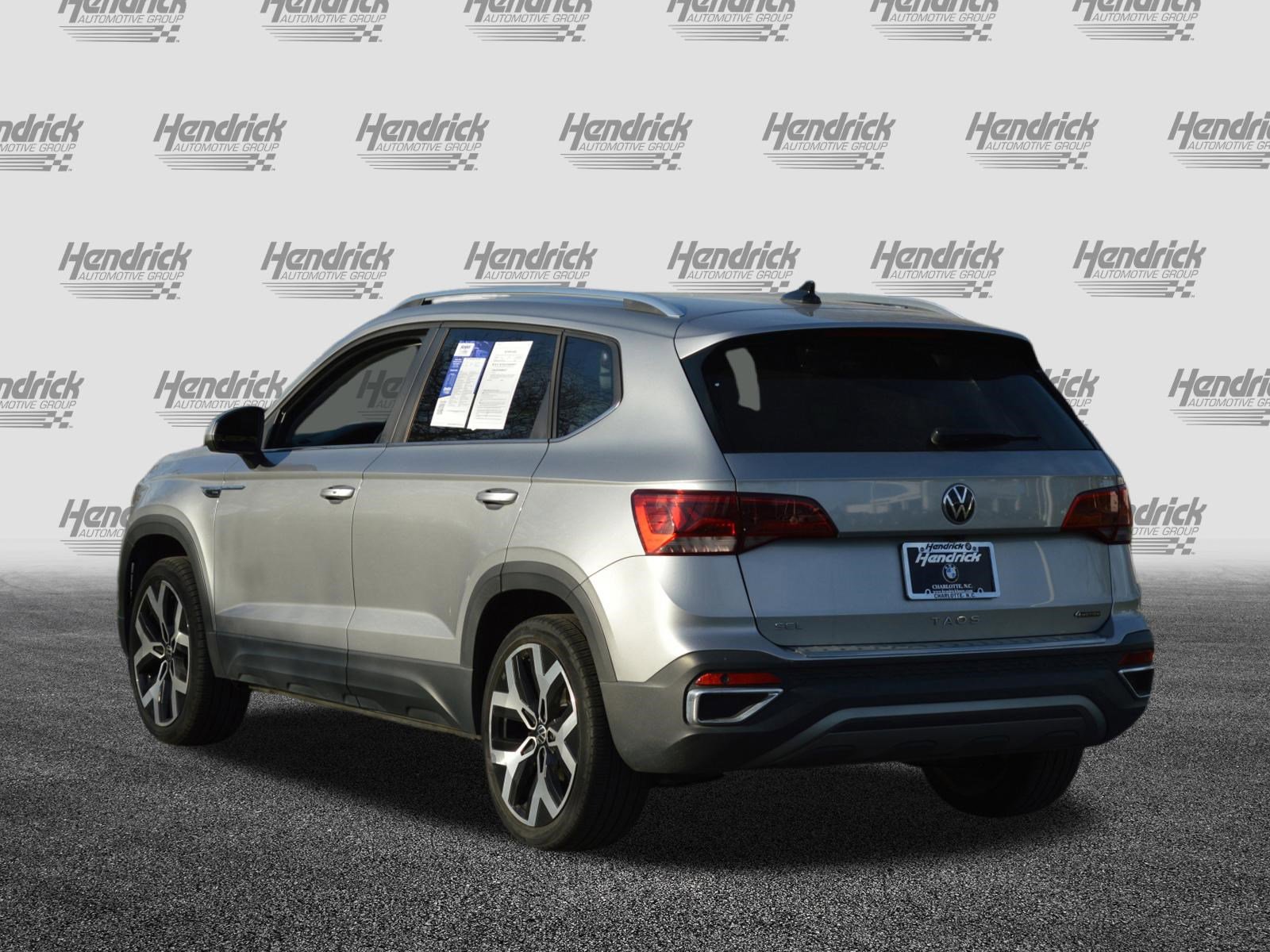 Used 2022 Volkswagen Taos SEL image 9