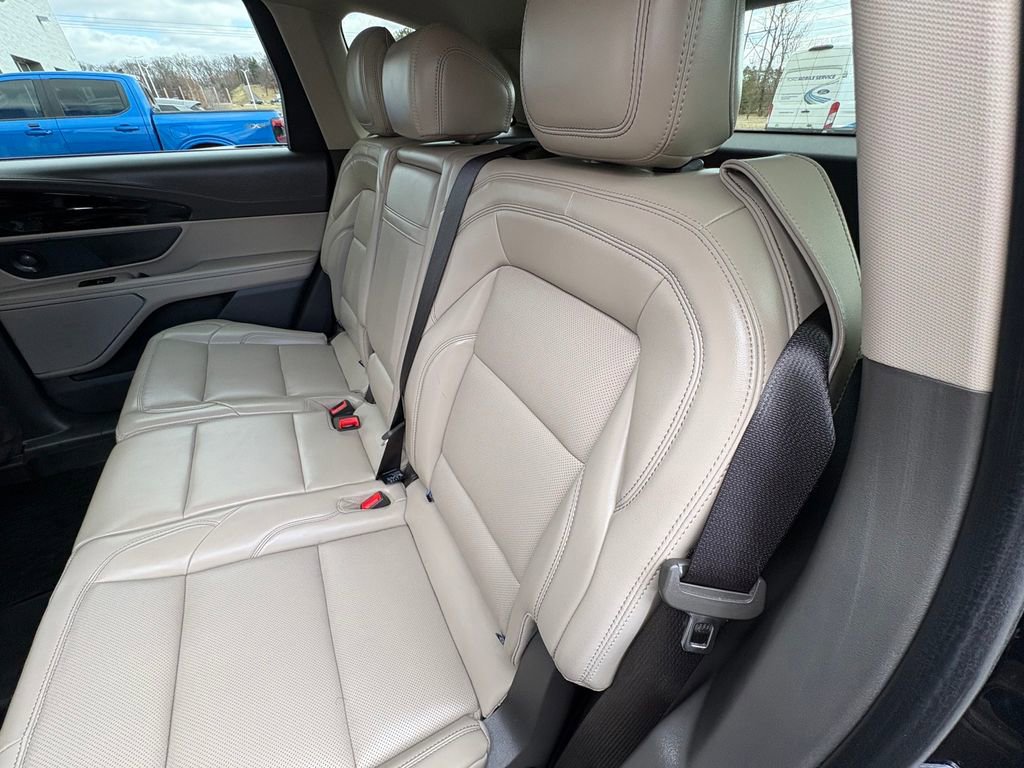 Certified 2025 Lincoln Nautilus Premier w/ Equipment Group 102A image 25