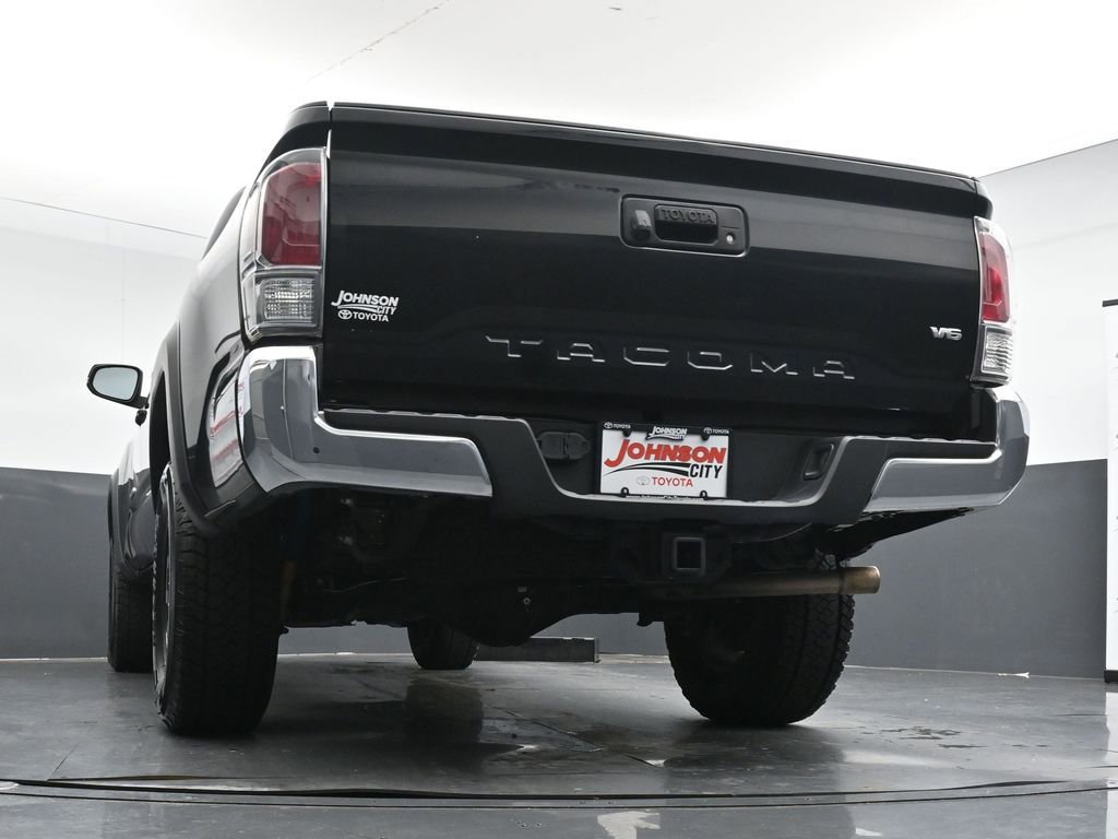 Used 2020 Toyota Tacoma TRD Off-Road AWD/4WD image 36
