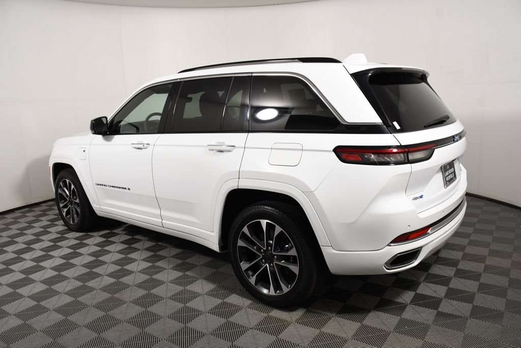 Used 2022 Jeep Grand Cherokee Overland AWD/4WD image 3