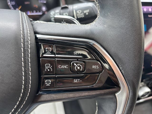 Used 2022 Jeep Grand Cherokee L Overland w/ Luxury Tech Group IV AWD/4WD image 57