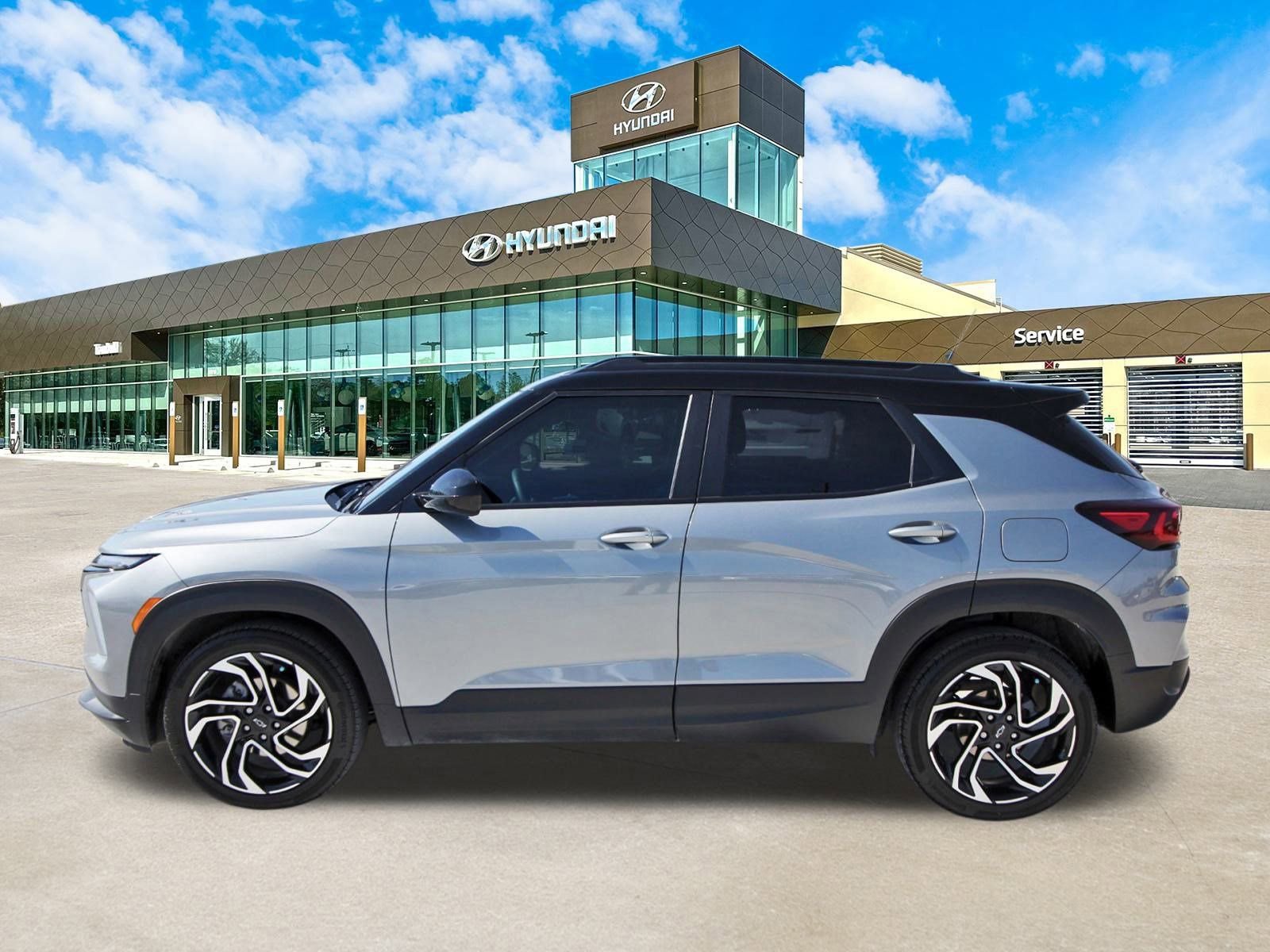 Used 2024 Chevrolet TrailBlazer RS w/ Convenience Package image 9