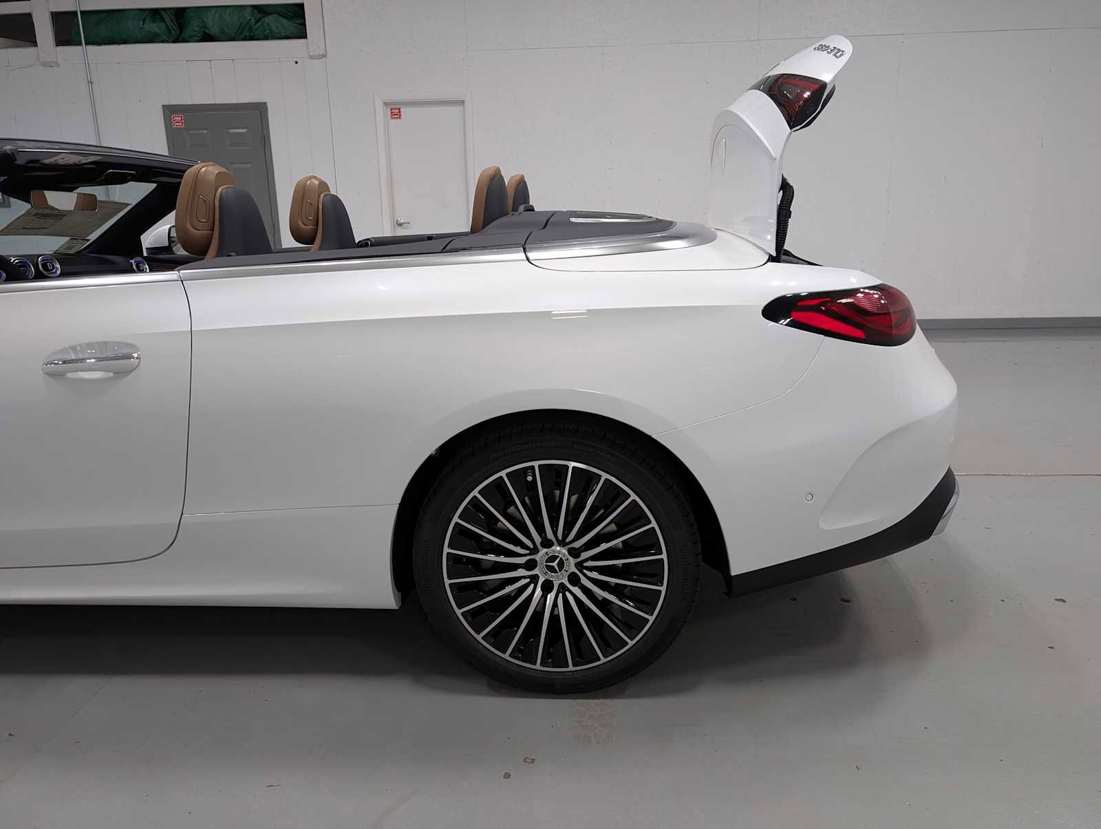 Certified 2026 Mercedes-Benz CLE 450 4MATIC Cabriolet image 10