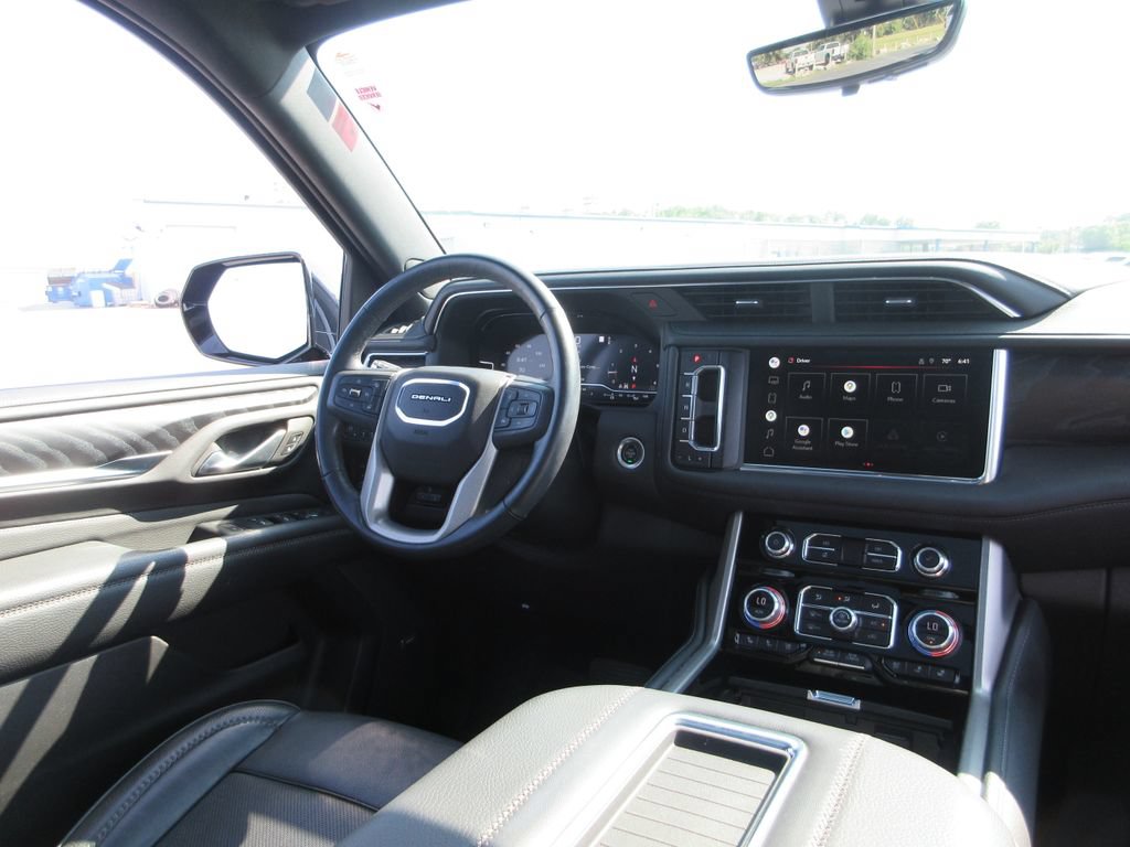 Certified 2022 GMC Yukon Denali w/ Denali Premium Package AWD/4WD image 29