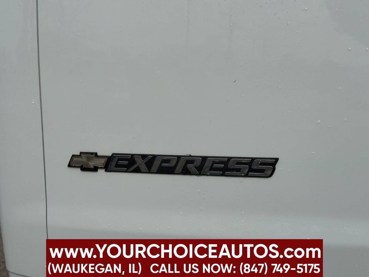 Used 2017 Chevrolet Express 2500 Extended RWD image 33