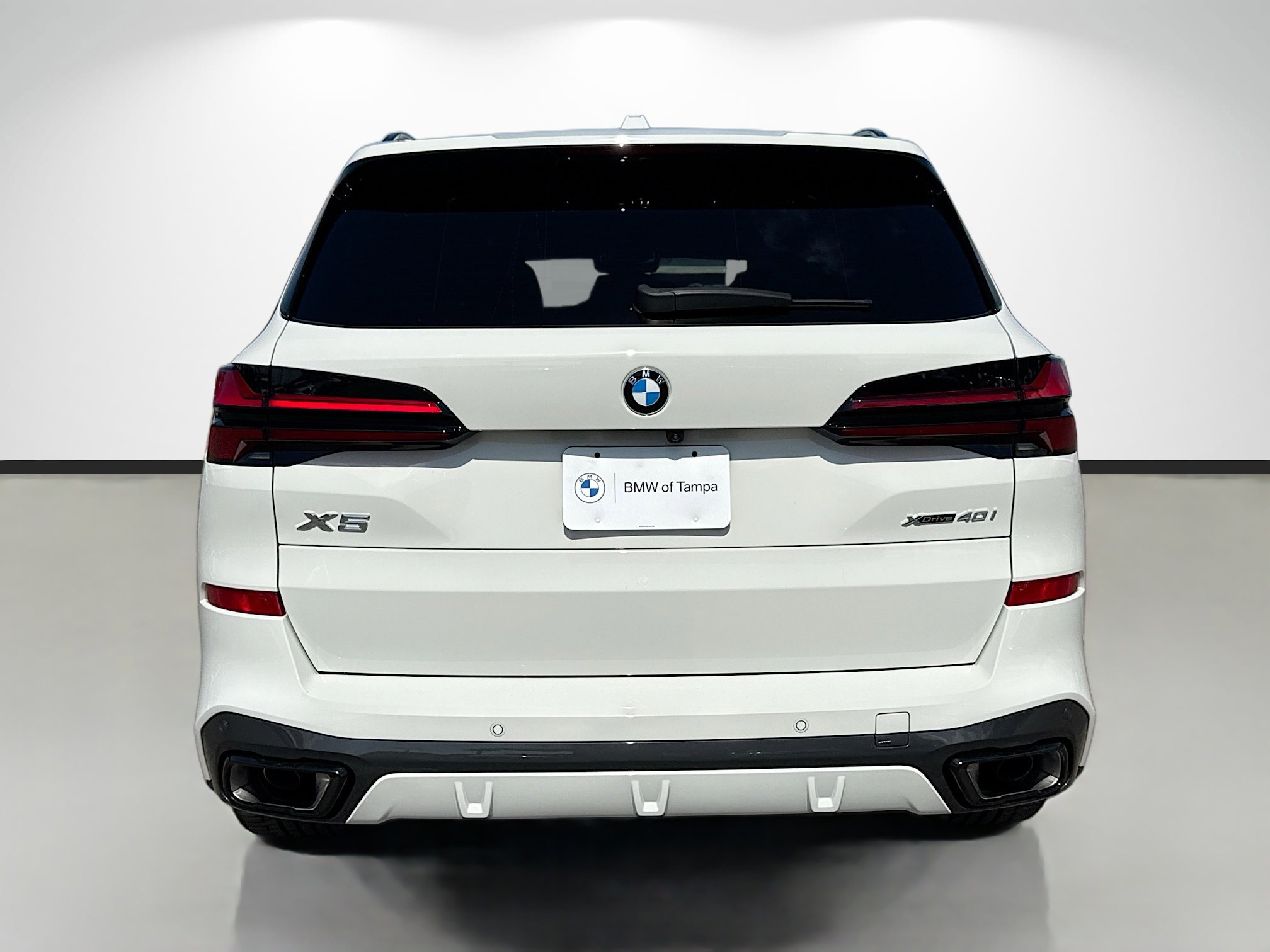 Used 2024 BMW X5 xDrive40i w/ Executive Package image 4