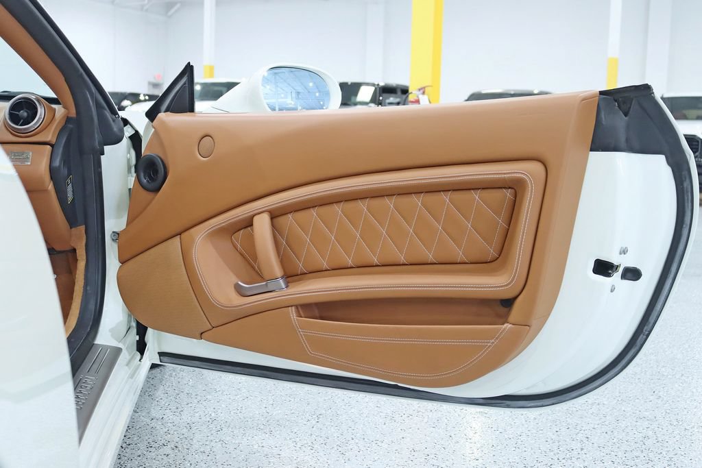 Used 2011 Ferrari California RWD image 33