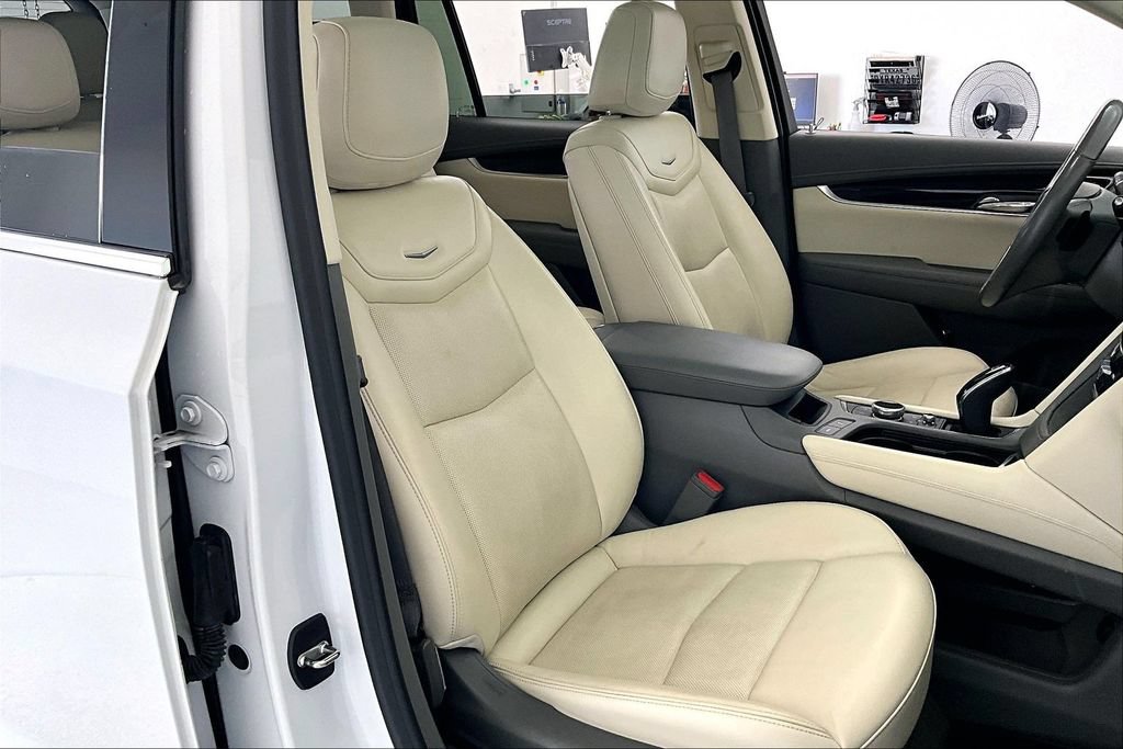 Used 2020 Cadillac XT6 Premium Luxury FWD image 8