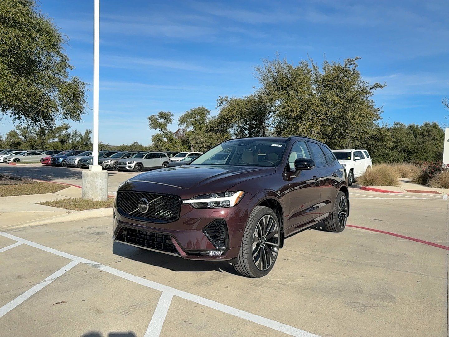 New 2026 Volvo XC60 B5 Ultra w/ Protection Package Premier AWD/4WD image 2
