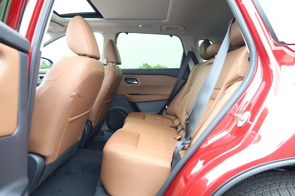 New 2026 Nissan Rogue Platinum AWD/4WD image 21