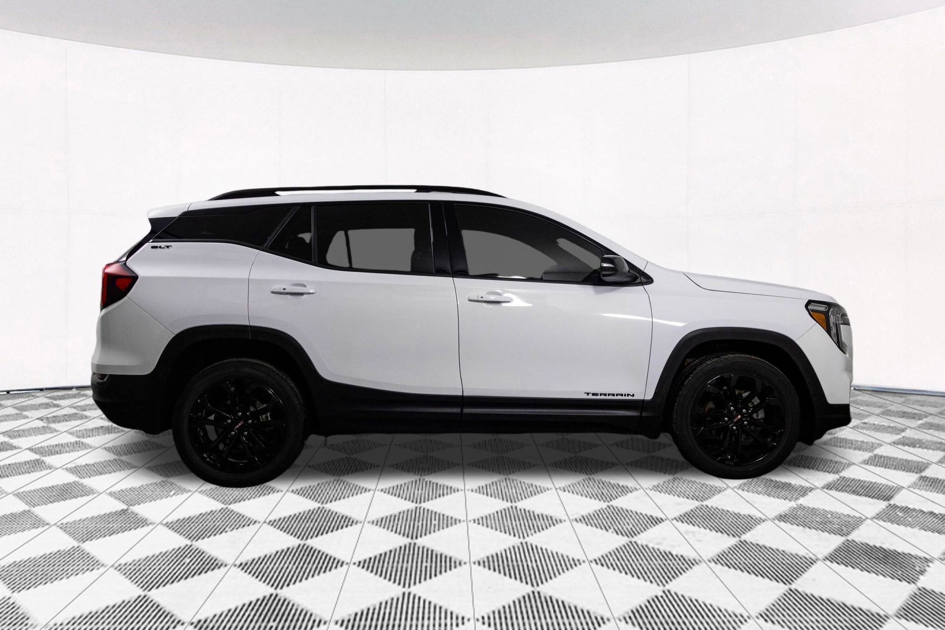 Certified 2022 GMC Terrain SLT w/ Elevation Edition image 96