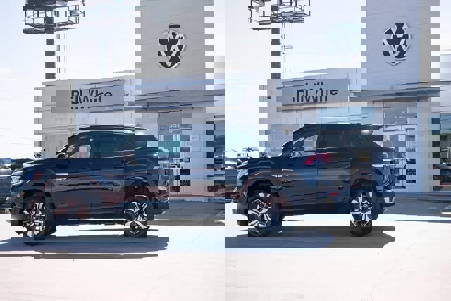 New 2026 Volkswagen Atlas Cross Sport SE image 3