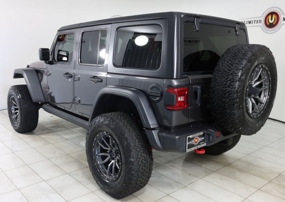 Used 2024 Jeep Wrangler Unlimited Rubicon w/ XTREMEE 35" Tire Package AWD/4WD image 4