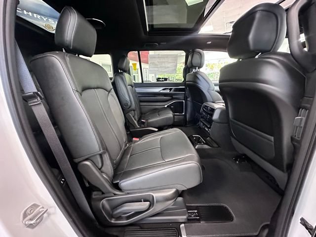 New 2026 Jeep Grand Wagoneer Limited w/ Premium Group II AWD/4WD image 28