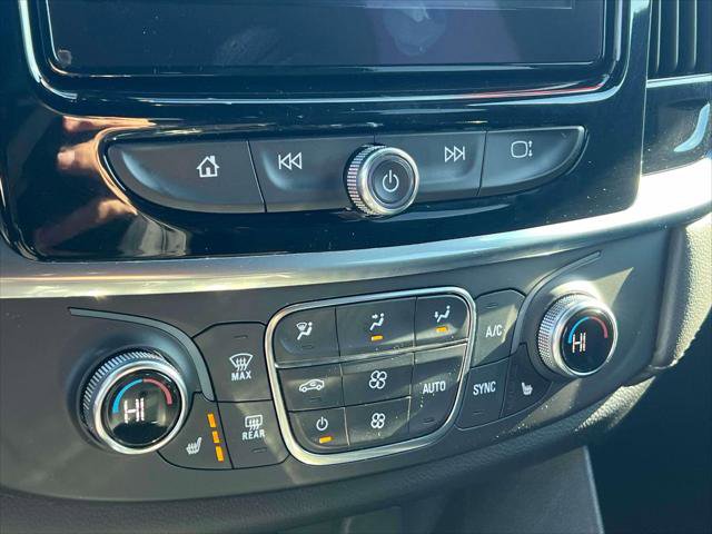 Used 2022 Chevrolet Traverse LT image 30