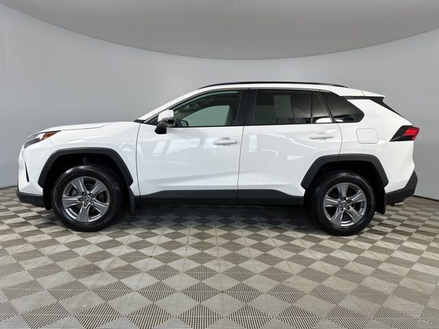 Used 2024 Toyota RAV4 XLE w/ Convenience Package image 4