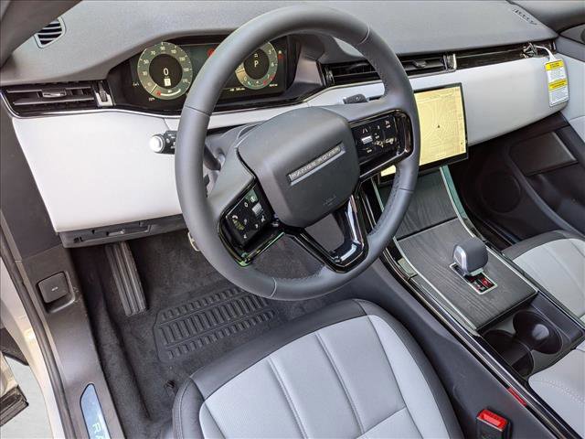 New 2026 Land Rover Range Rover Evoque Dynamic SE image 3