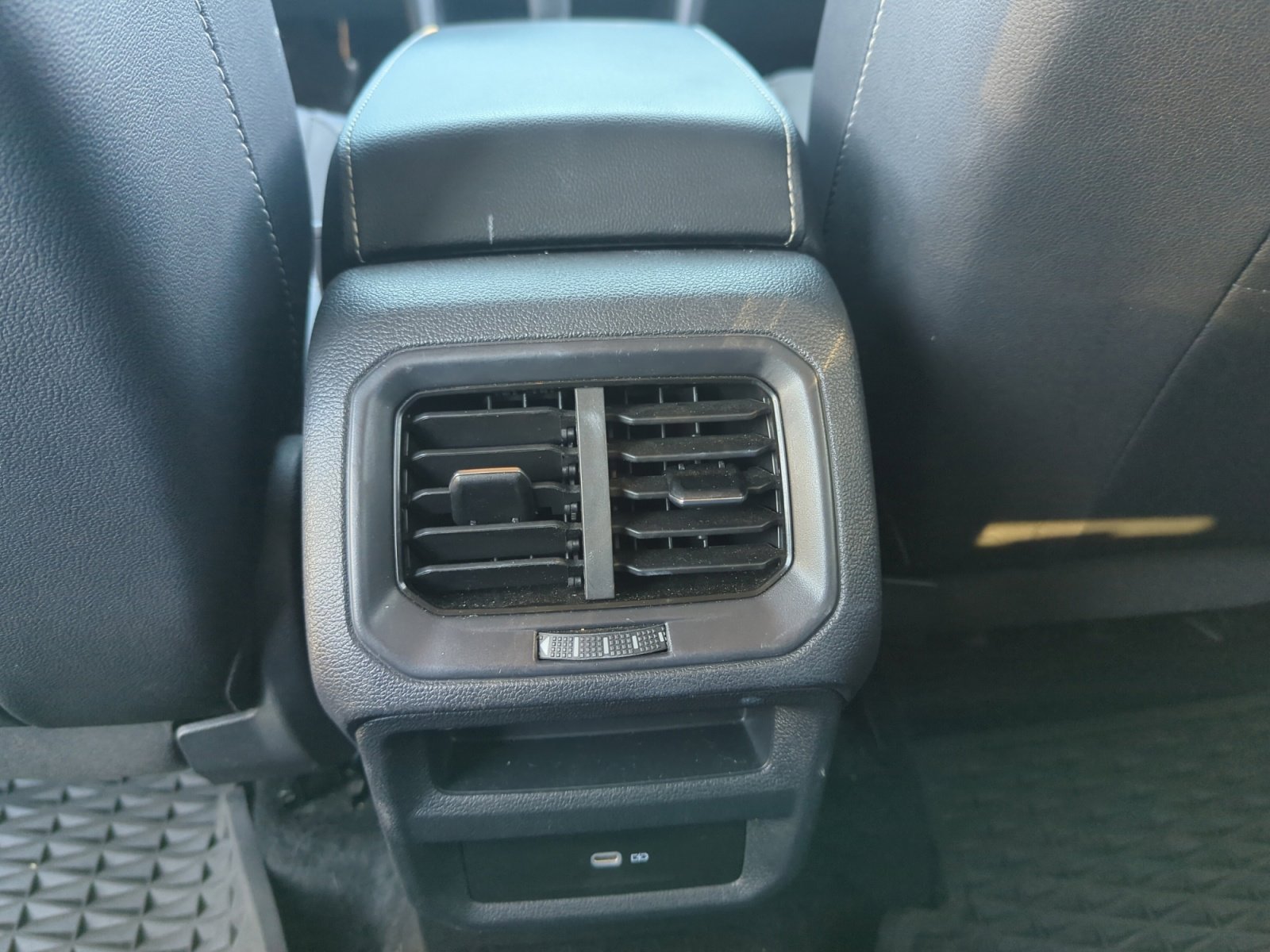 Certified 2022 Volkswagen Taos SE image 29