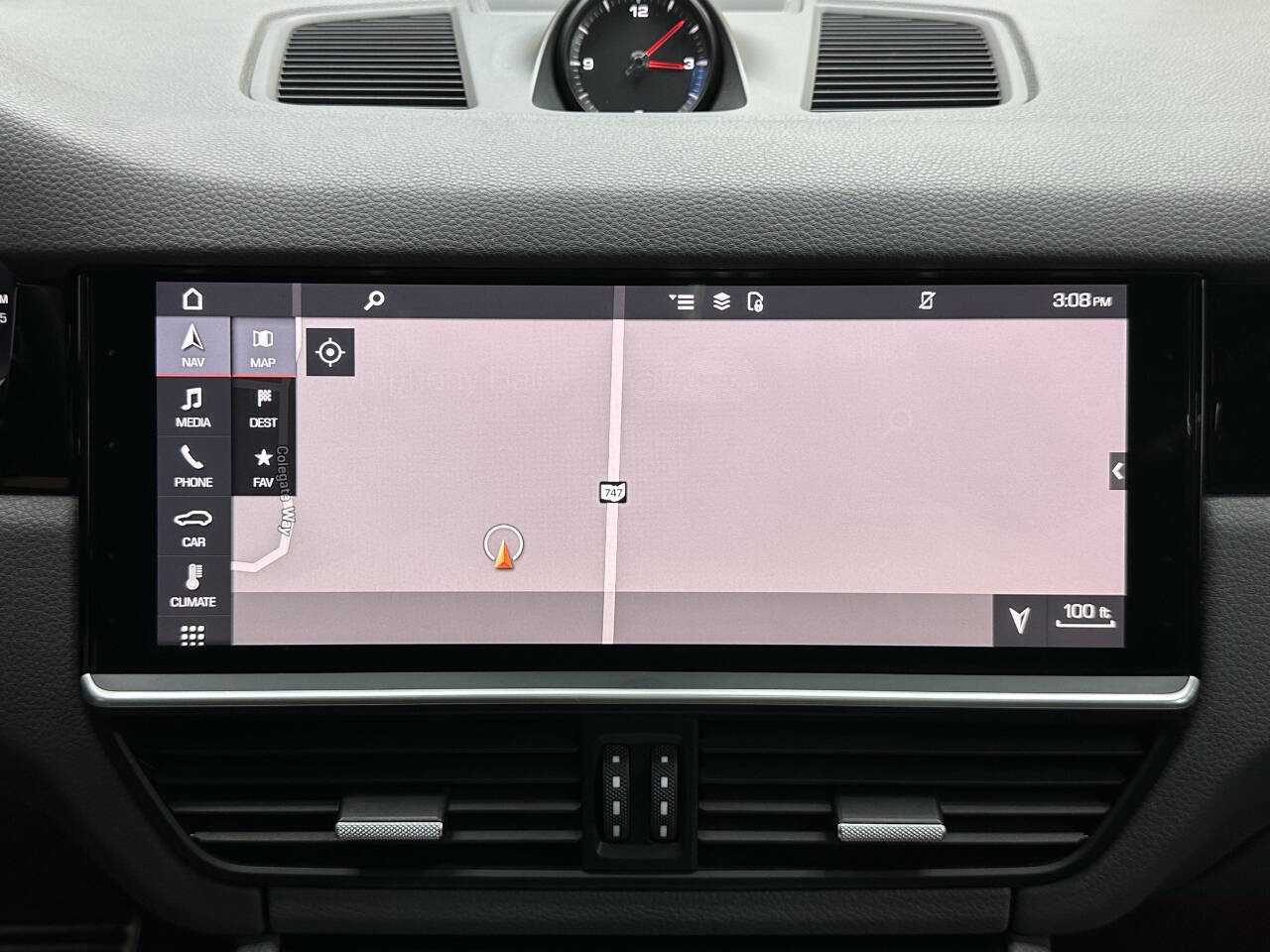 Used 2019 Porsche Cayenne S image 30