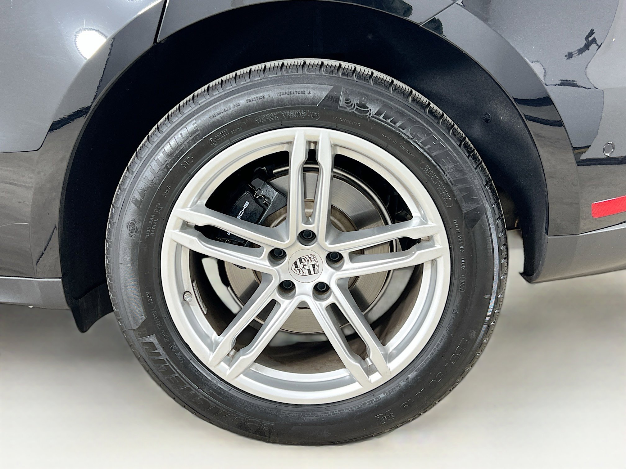 Used 2024 Porsche Macan image 33