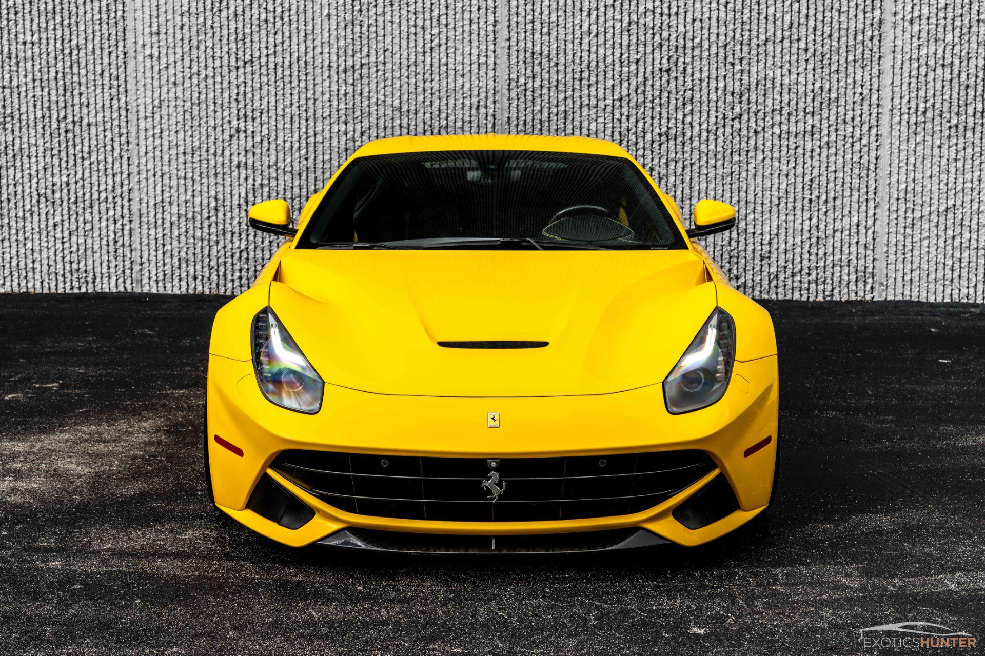 Used 2014 Ferrari F12 Berlinetta RWD image 11