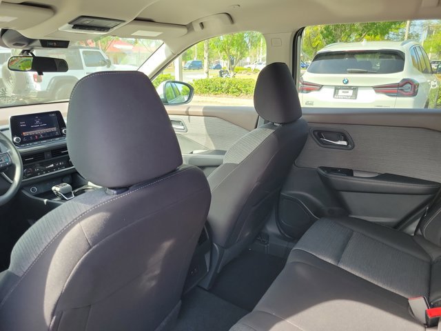 Used 2023 Nissan Rogue SV image 12