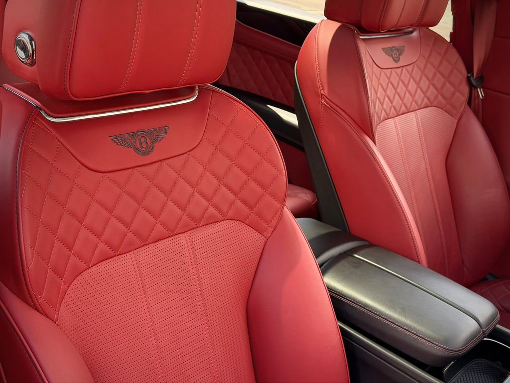 Used 2019 Bentley Bentayga AWD/4WD image 13