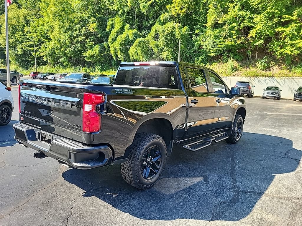 Used 2025 Chevrolet Silverado 1500 Custom Trail Boss w/ Midnight Edition AWD/4WD image 8