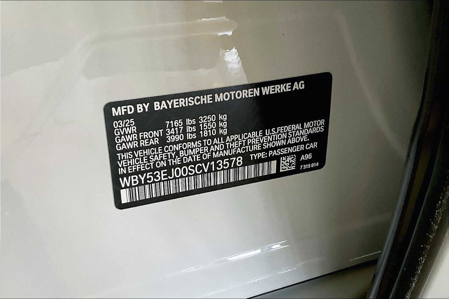 Used 2025 BMW i7 xDrive60 image 18