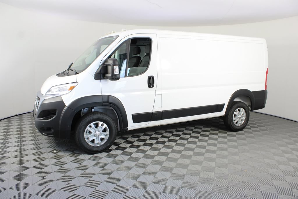 Used 2025 RAM ProMaster 2500 w/ Quick Order Package 22G SLT FWD image 2