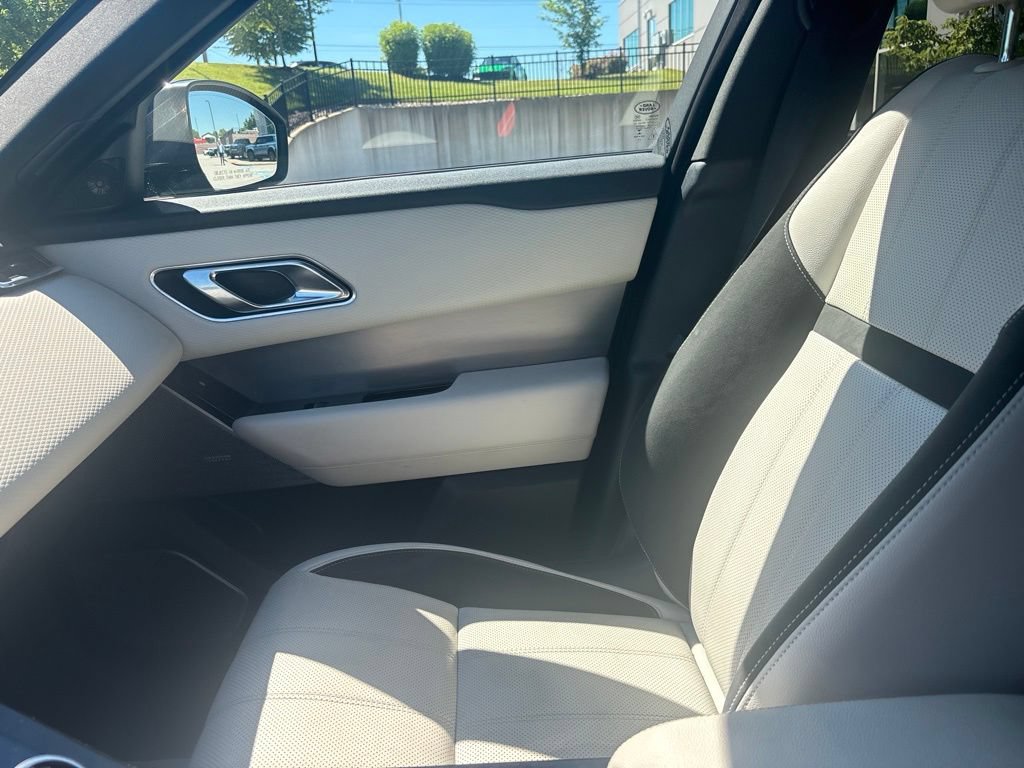 Used 2018 Land Rover Range Rover Velar R-Dynamic SE AWD/4WD image 30