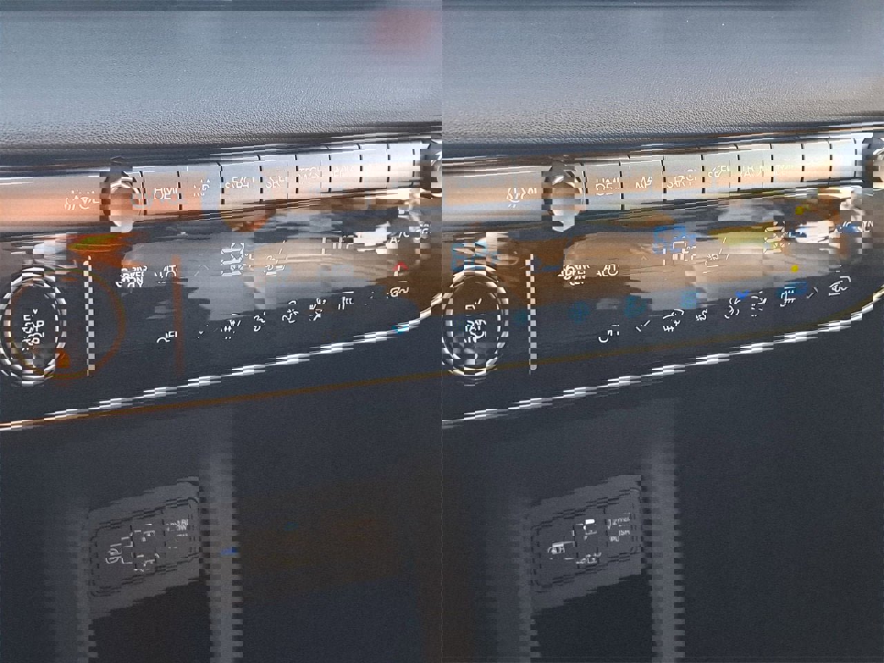 Used 2025 Hyundai Ioniq 5 SEL image 26