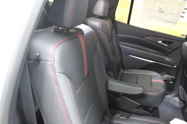 New 2026 Chevrolet Traverse RS w/ LPO, Floor Liner Package AWD/4WD image 9