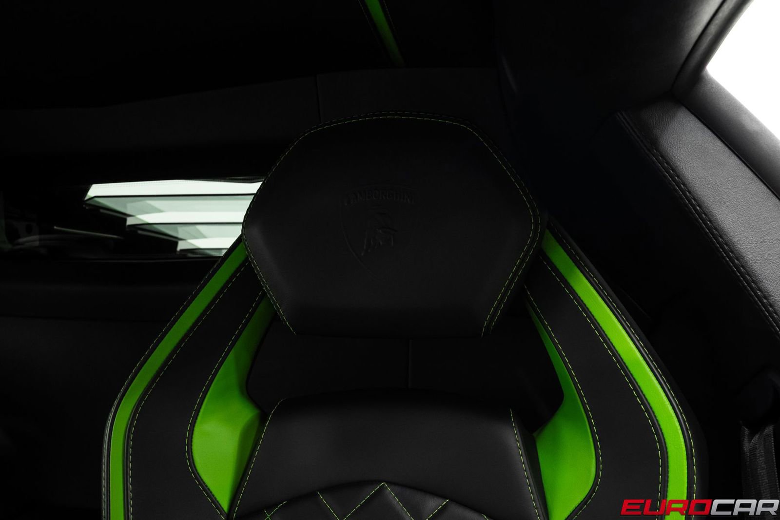 Used 2018 Lamborghini Aventador S image 42