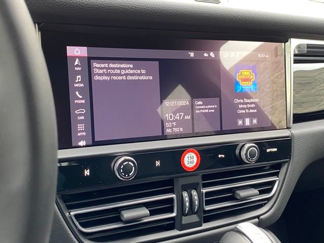 Certified 2024 Porsche Macan AWD/4WD image 24