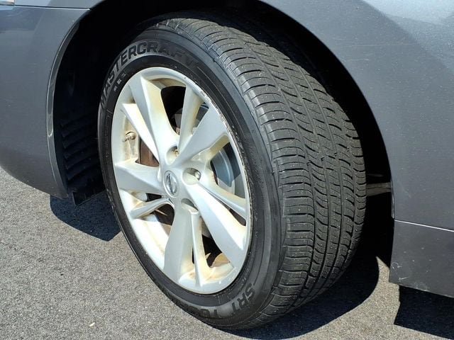 Used 2015 Nissan Altima 2.5 SV w/ Convenience Package FWD image 8