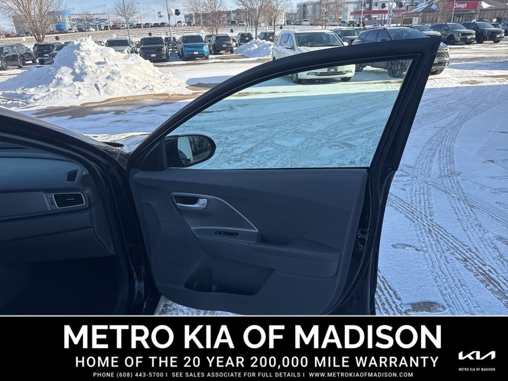Used 2019 Kia Niro LX image 34