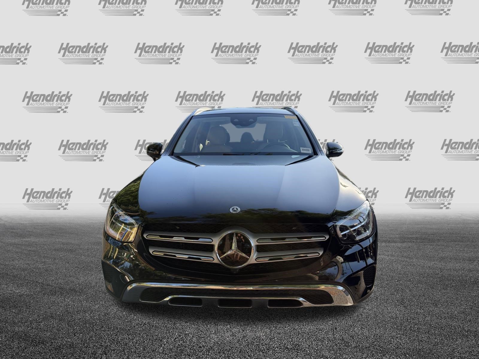 Used 2022 Mercedes-Benz GLC 300 4MATIC image 3