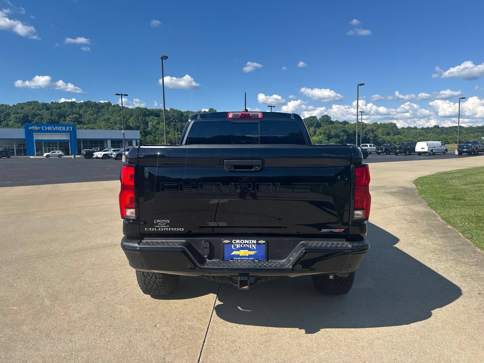 Used 2026 Chevrolet Colorado ZR2 w/ Technology Package AWD/4WD image 10