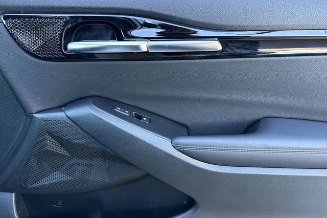 Certified 2024 Kia Seltos X-Line image 23