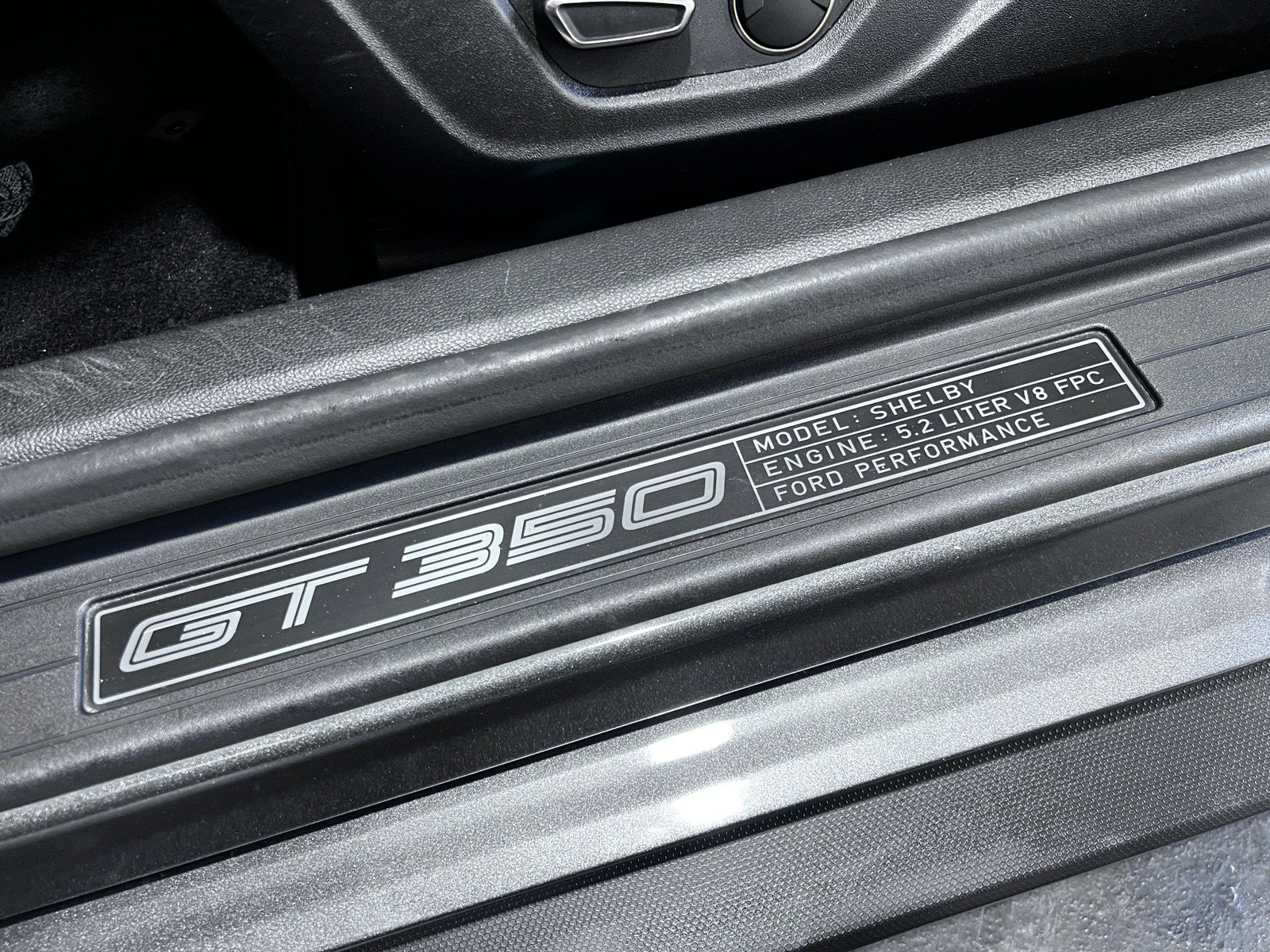 Used 2016 Ford Mustang Shelby GT350 w/ Technology Package image 24