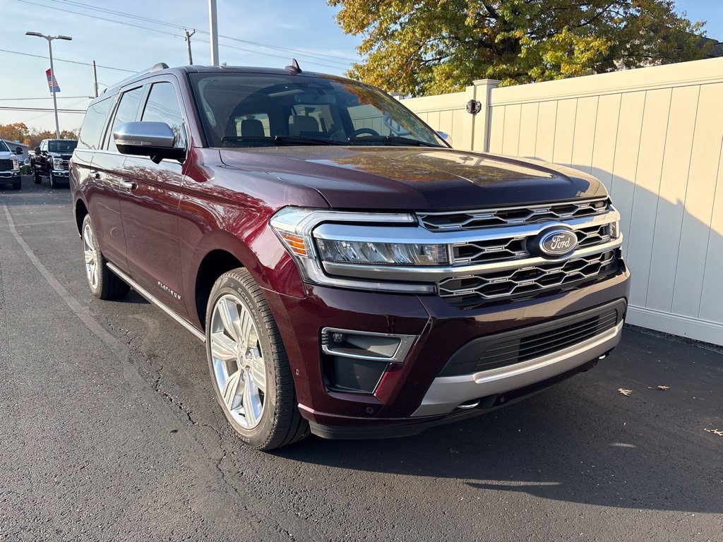 Used 2024 Ford Expedition Max Platinum AWD/4WD image 2
