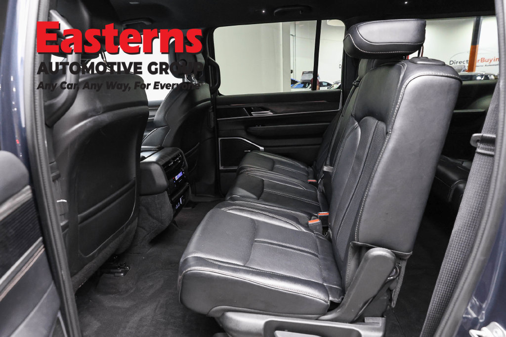 Used 2024 Jeep Wagoneer L Series II w/ Flexible Seating Group RWD image 26