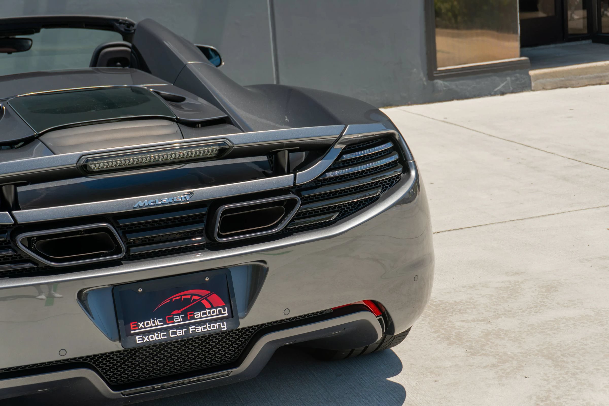Used 2014 McLaren MP4-12C Spider RWD image 48