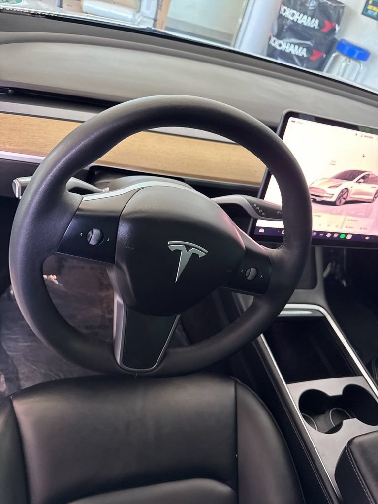 Used 2022 Tesla Model 3 Standard Range RWD image 12